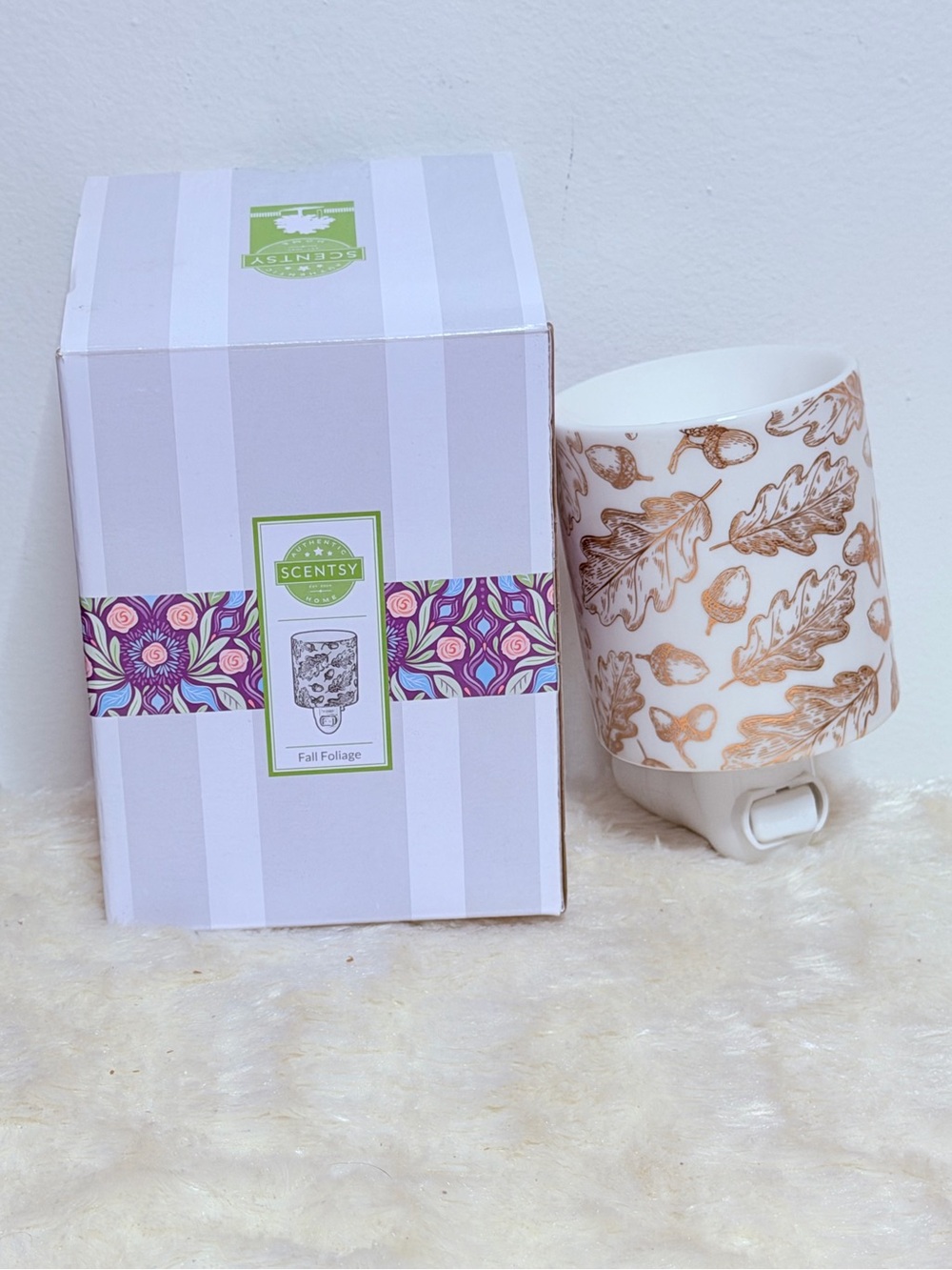 Scentsy White and Gold Fall Foliage Plug-In Warmer